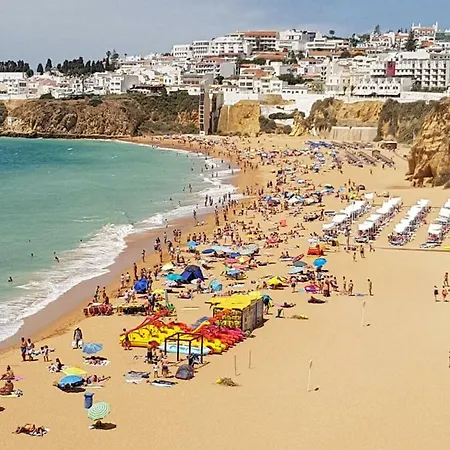 - T2 Old Town - 200m Апартаменти